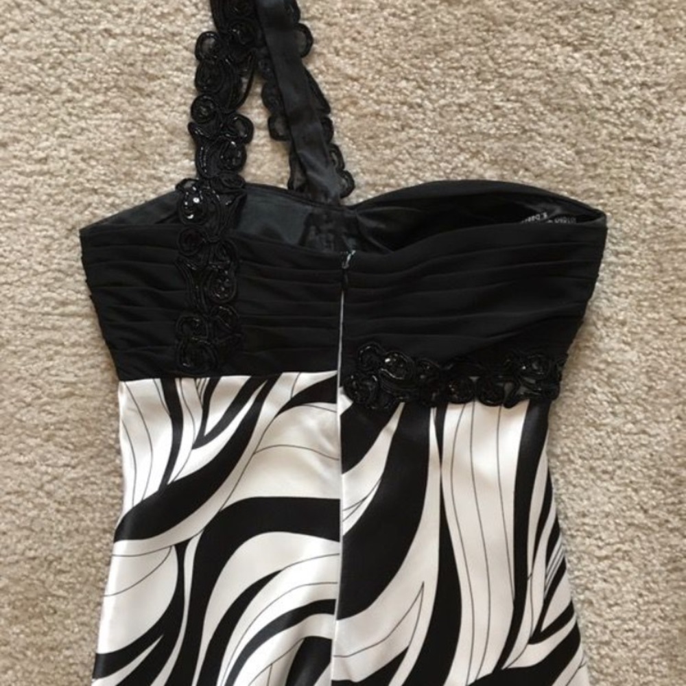 b. darlin gown - Picture 3 of 5